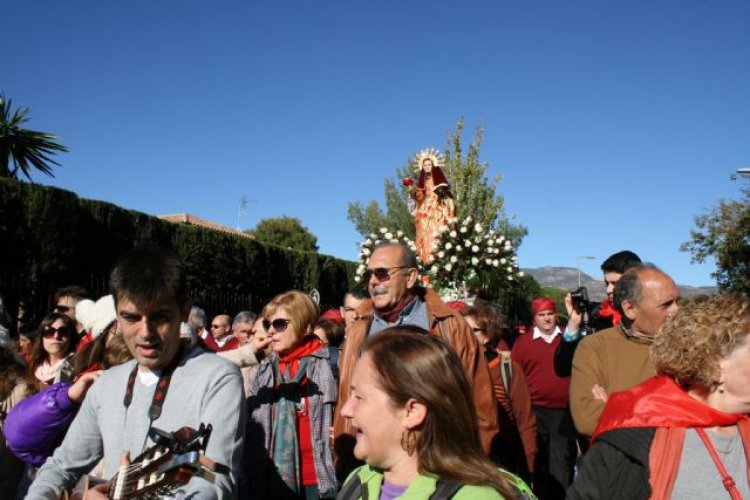 Más de 13.000 personas acompañan a la Patrona de Totana, Santa Eulalia de Mérida, en la tradicional romería de bajada desde su Santuario en Sierra Espuña