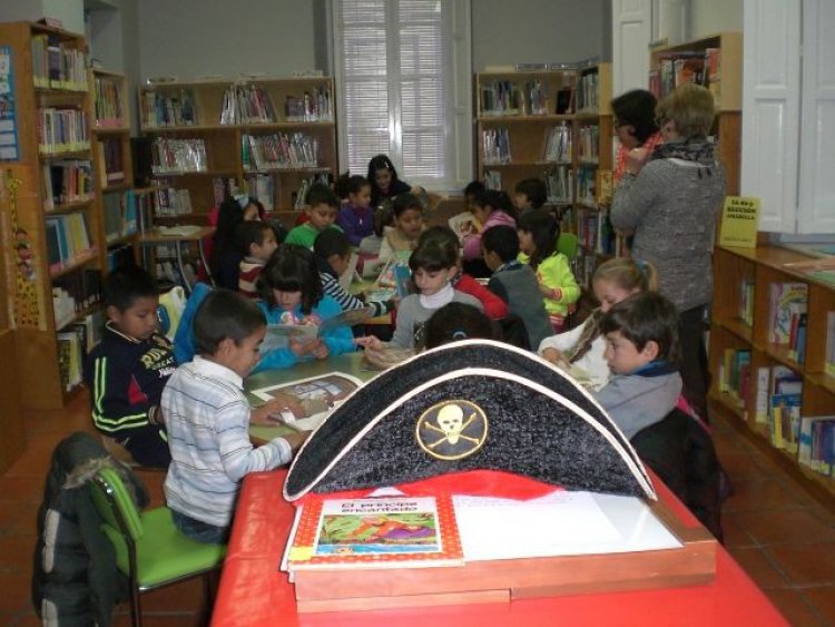 La actividad de animación a la lectura “El Tesoro Del Pirata” contará con la participación de quince grupos de segundo de Educación Primaria de los centros docentes de Totana
