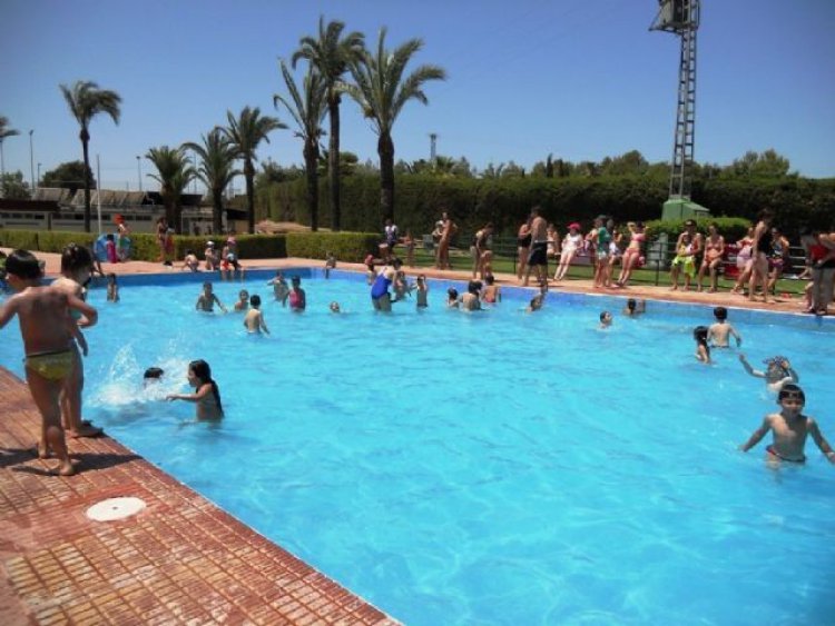 Las piscinas del Polideportivo Municipal "6 de Diciembre" se abren mañana, día 9, con motivo de la festividad del Día de la Región de Murcia