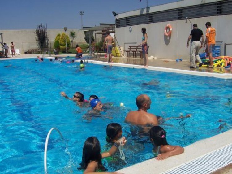 Las piscinas del Complejo Deportivo “Guadalentín” en El Paretón-Cantareros se abren este sábado, día 20 de junio, para la nueva temporada