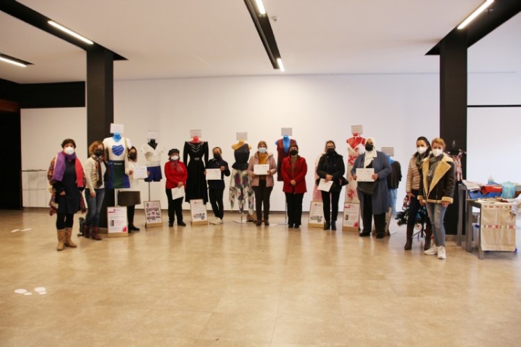 'Camina entre Telas' finaliza su IV edición con una exposición de trabajos en diferentes dependencias municipales