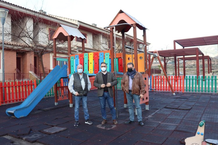 El Ayuntamiento de #Lorca lleva a cabo un Plan de Mantenimiento continuado de los parques infantiles  del municipio