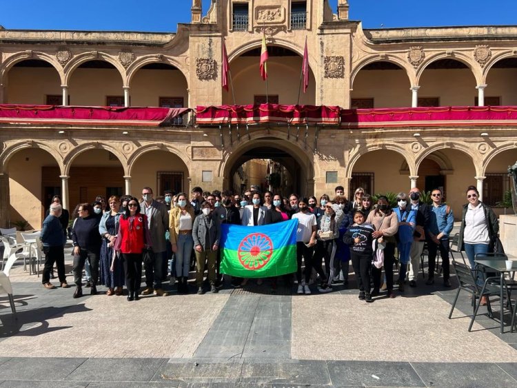 El Ayuntamiento de #Lorca celebra el Día del Pueblo Gitano, que se conmemora este 8 de abril , con la lectura de un manifiesto