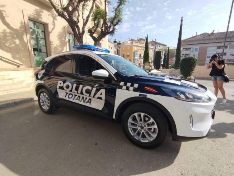 Video: Dos nuevos vehículos, equipados con la última tecnología y dotados con moderno material de servicios de seguridad, mejoran la flota de la Policía Local