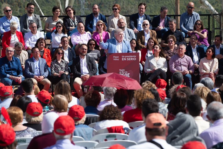 PSOE ALEDO: Hoy nuestro candidato Alejandro López ha asistido al acto de presentación de Pepe Vélez como candidato a la Presidencia Comunidad Autónoma por el Psoe elecciones 28M, también ha participado en el acto la Ministra de Educación PILAR ALEGRIA.