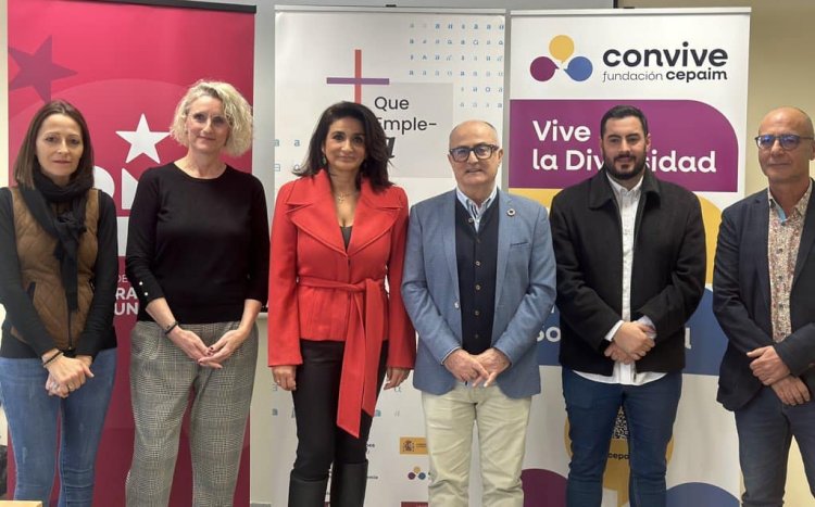 El concejal de Servicios Sociales, Daniel Ruano, visitaba la pasada semana el Ayuntamiento de Lorca para conocer el progreso del proyecto +QueEmple-A